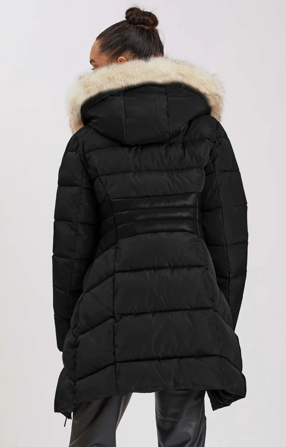 Manteau long noir dos,