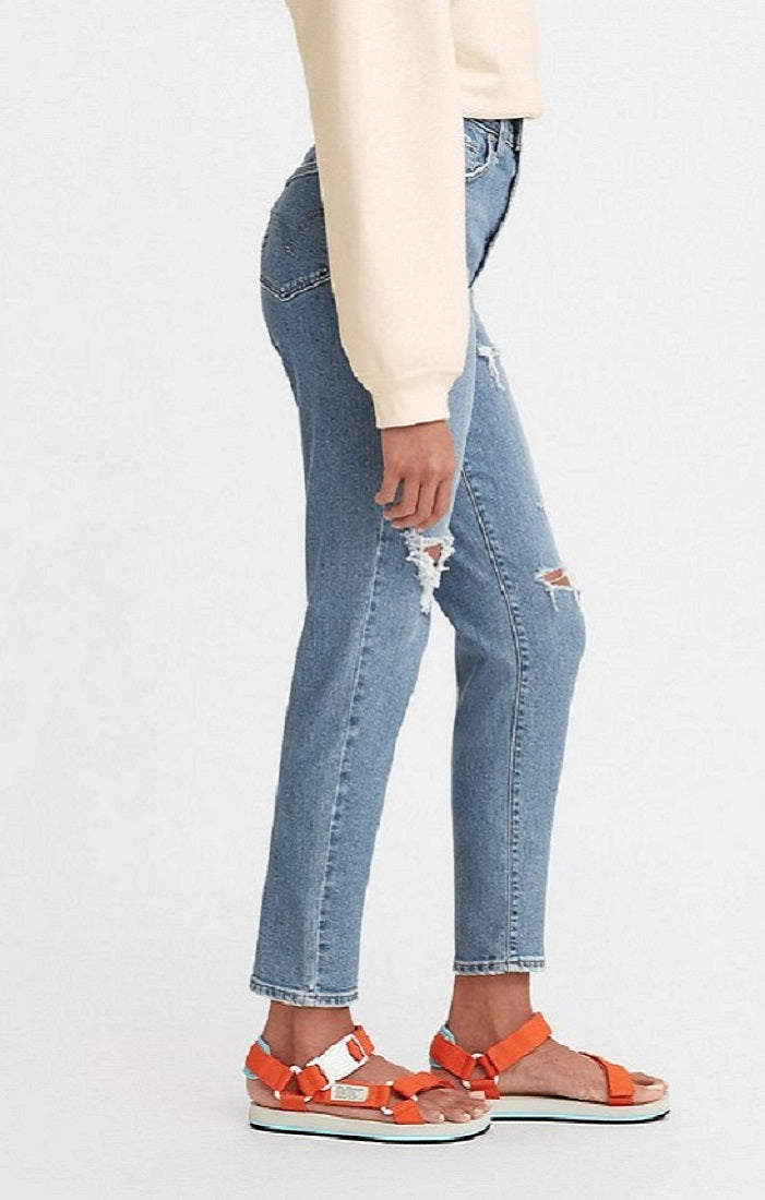 Women's Levi's high waisted mom jeans with holes